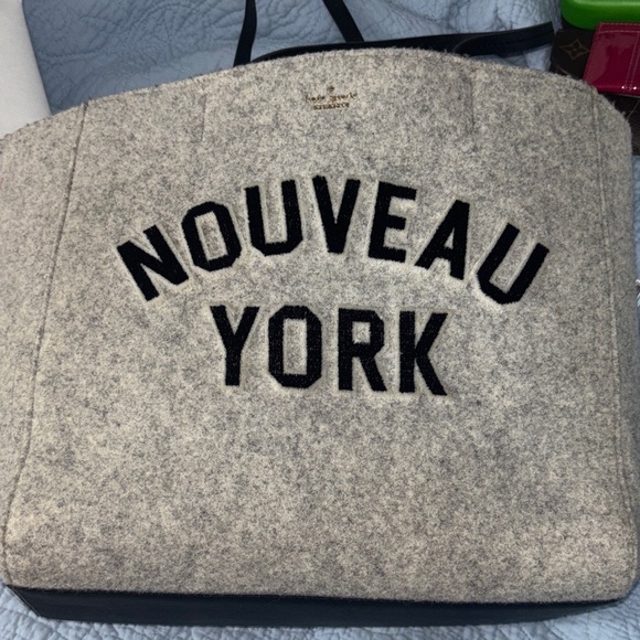 kate spade Handbags - Kate Spade Cream and Black Nouveau York Tote